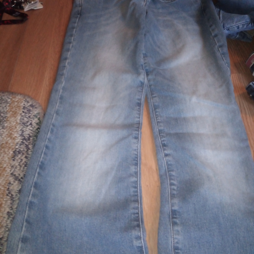 Juniors jeans